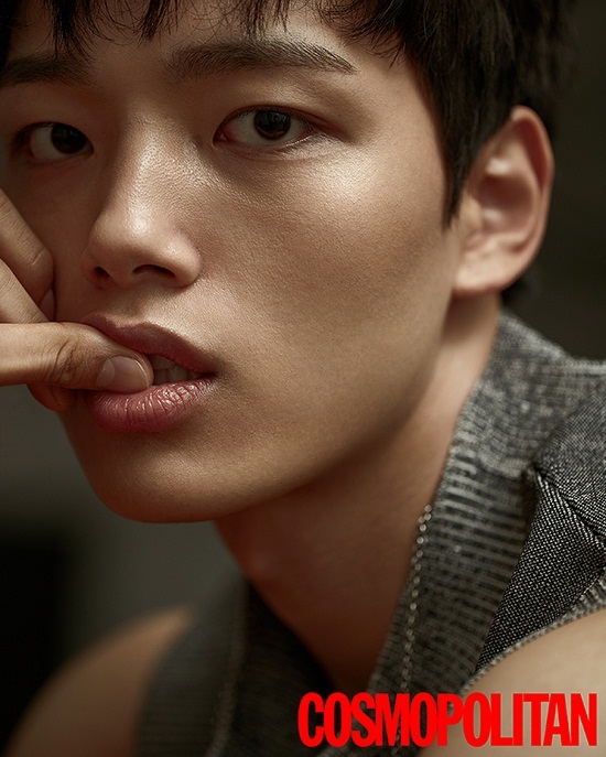 Yeo Jin Goo Shakes Off His Boyish Image For A Manly Look Korea Dispatch