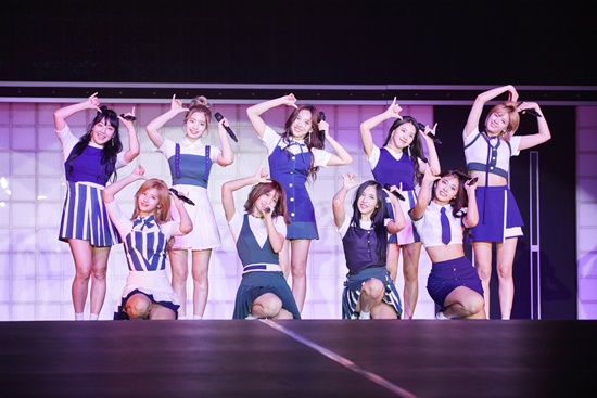 Twice Debut In Japan A Success Korea Dispatch