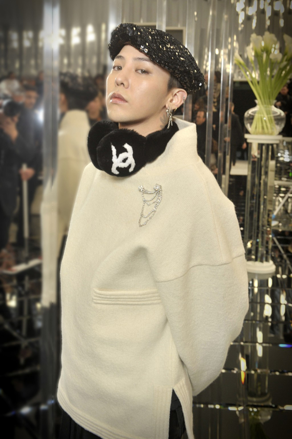 G Dragon S Chanel Gabrielle Bag Campaign Creates Buzz Korea Dispatch