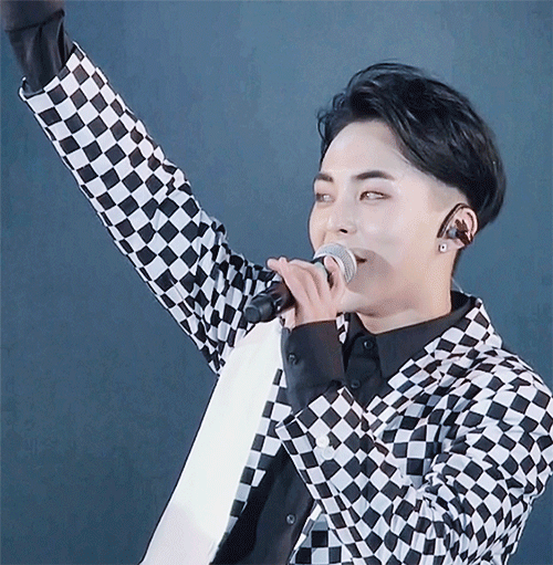 Fans Are Not Happy With Exo Xiumin S New Hair Style Korea