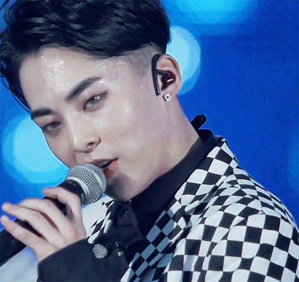 Fans Are Not Happy With Exo Xiumin S New Hair Style Korea